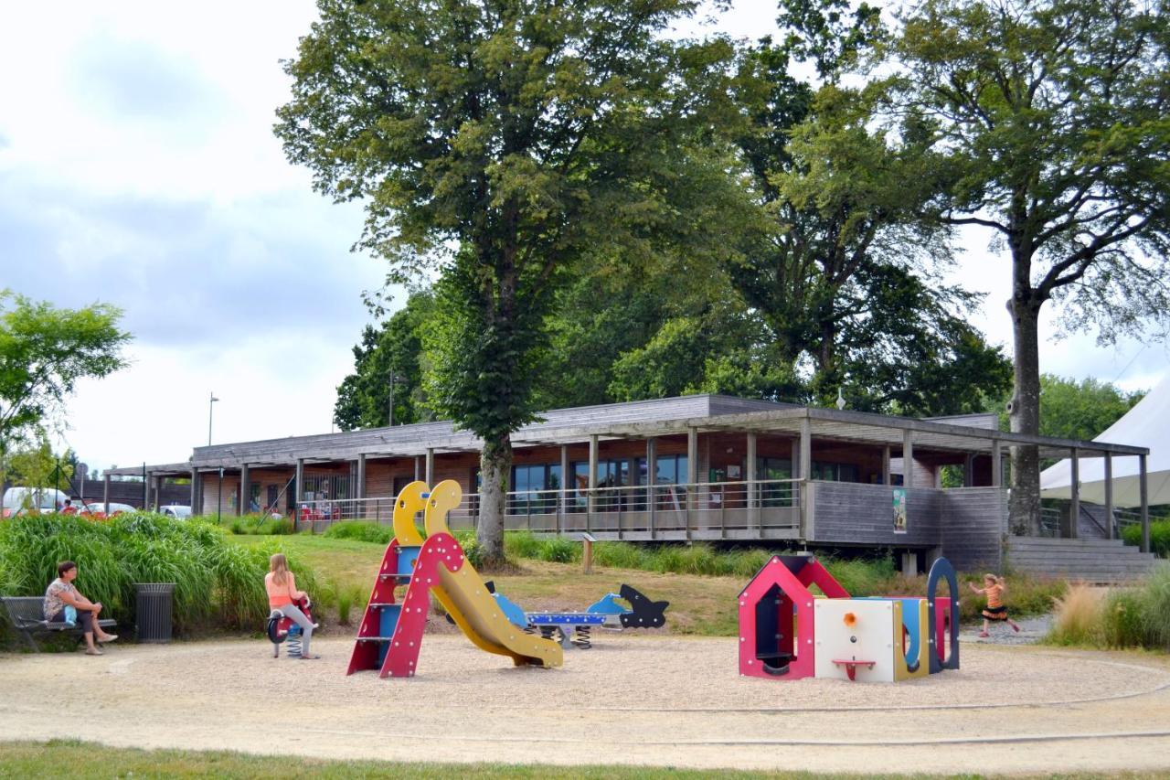 Camping Aquarev Hotel Loudeac Bagian luar foto