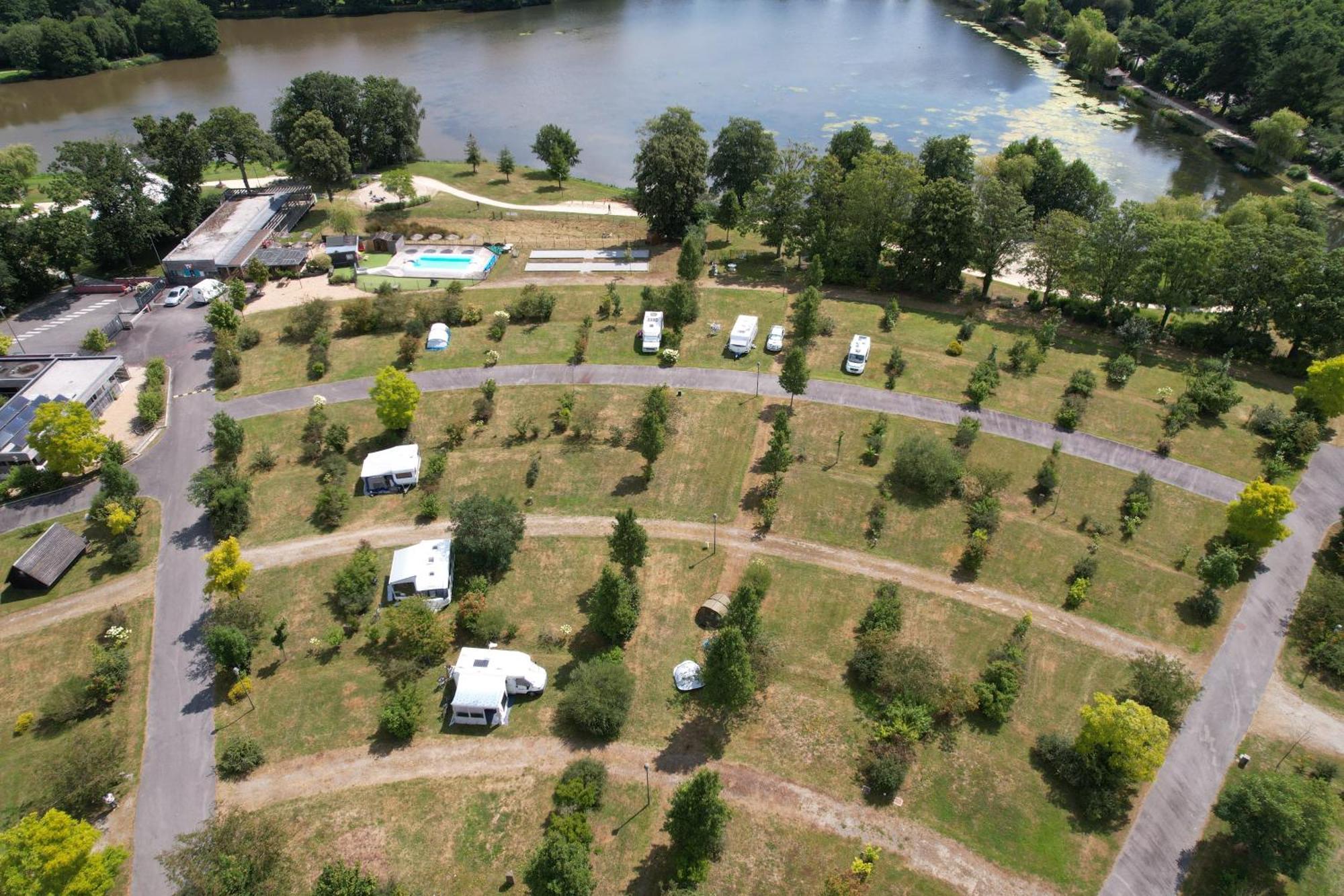 Camping Aquarev Hotel Loudeac Bagian luar foto